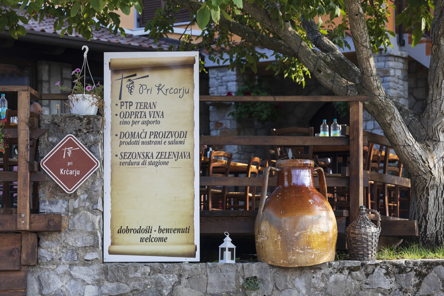 Izletniška kmetija in osmica pri krčarju tipične kraške jedi