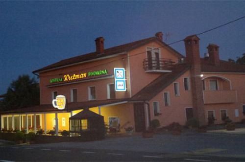 DOMAČA GOSTILNA IN PIVOVARNA, PRENOČIŠČA, APARTMAJI KRIŽMAN, KOZINA