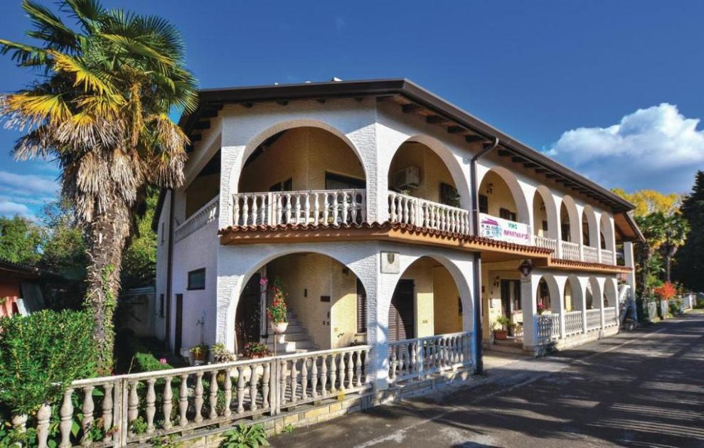 Turistična kmetija, klet klobas, Sečovje