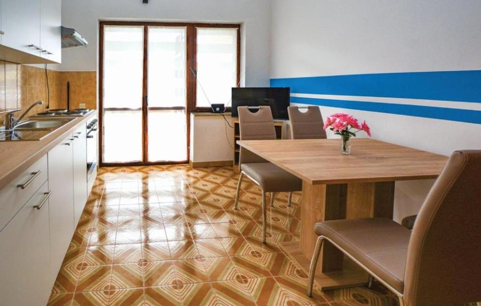 Turistična kmetija, klet klobas, Sečovje