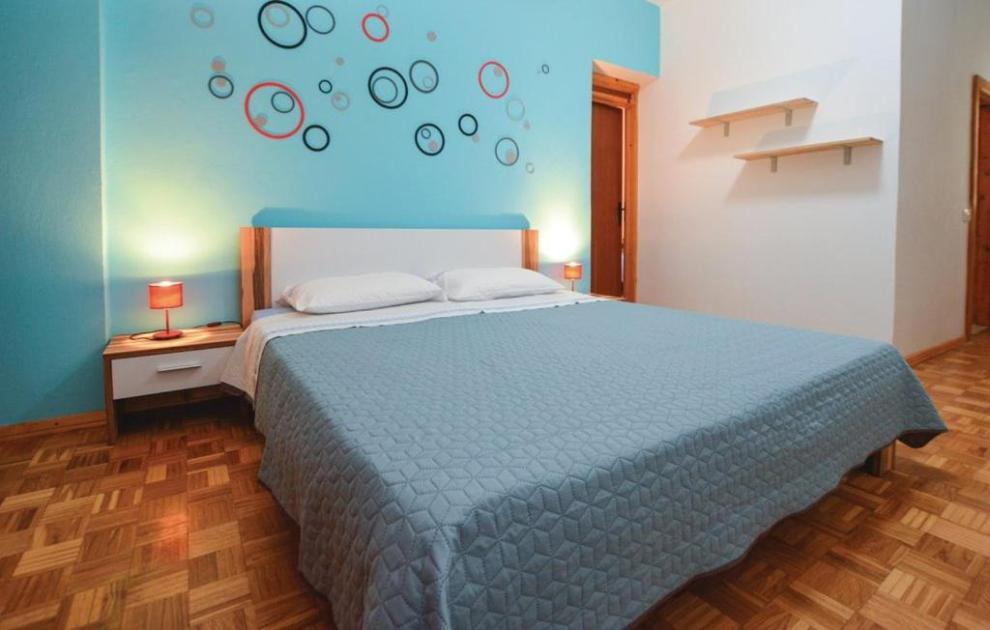 Turistična kmetija, klet klobas, Sečovje