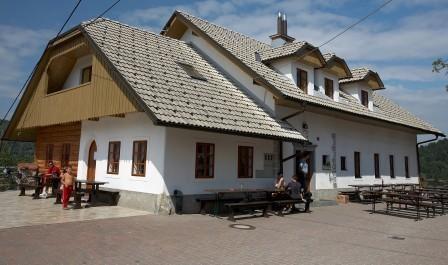 Izletniška Kmetija Pri Mehačku, Polhov Gradec