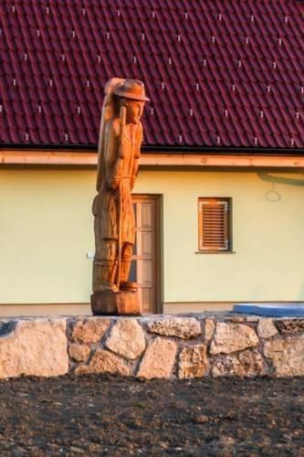 Kmetija Lovrec, Destrnik