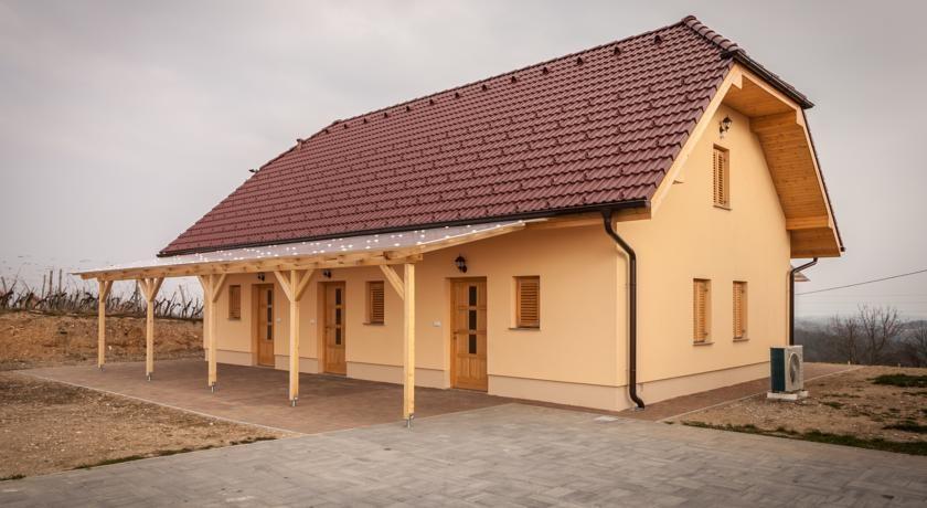 Kmetija Lovrec, Destrnik