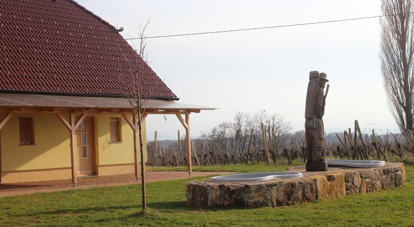 Kmetija Lovrec, Destrnik