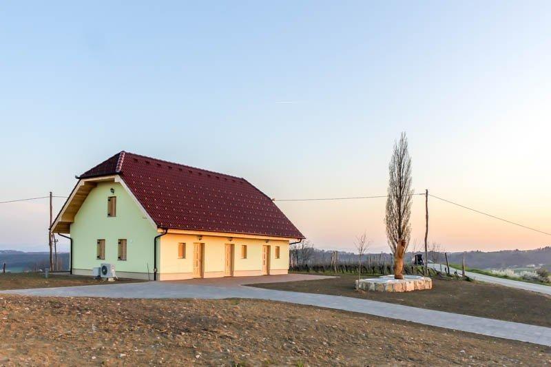 Kmetija Lovrec, Destrnik