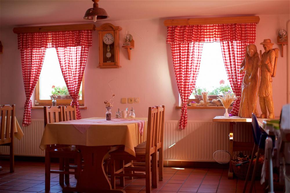 Kmetija Lovrec, Destrnik