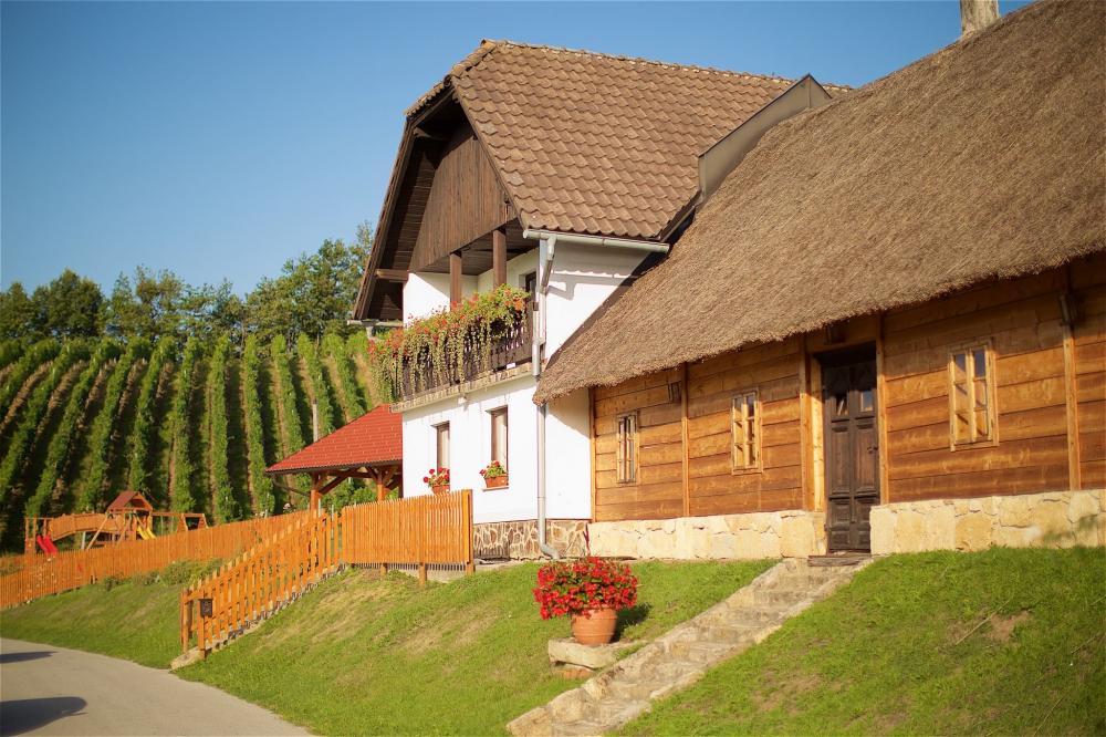 Kmetija Lovrec, Destrnik