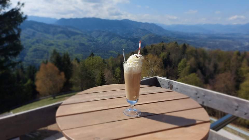 Dom na Joštu, hrana za razgledam
