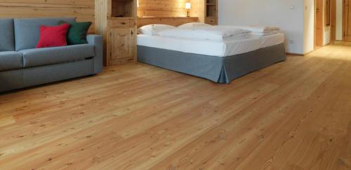 POLAGANJE PARKETA, OBNOVA, BRUŠENJE, DEMONTAŽA, KMEČKI POD, KOČEVJE, ADAPTACIJA STANOVANJ