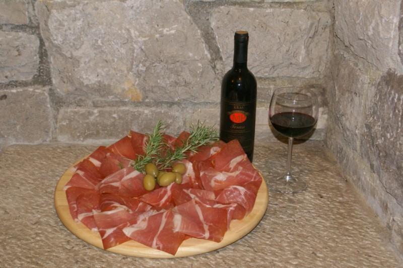 POSTOJNSKE MESNINE Postojna, Lokev, Italia