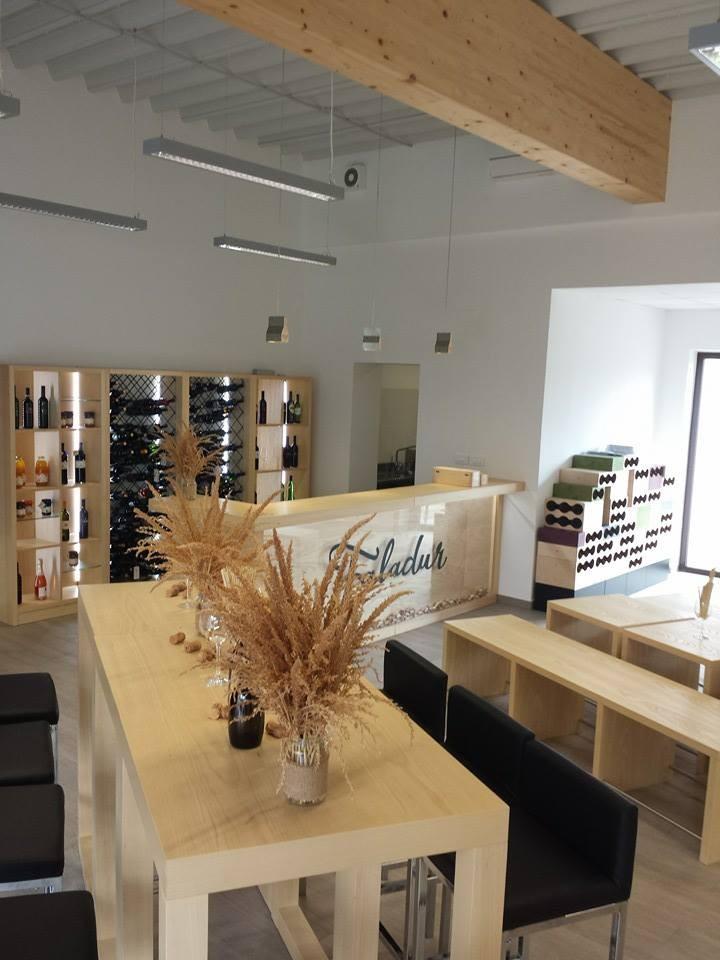 Faladur, trgovina in degustacijski prostor z vipavskimi izdelki, Ajdovščina