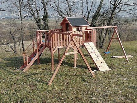 Lesene hiške, tobogan za otroke, vrtne hiške