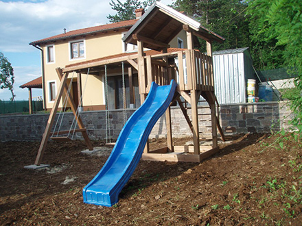 Lesene hiške, tobogan za otroke, vrtne hiške