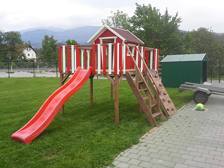 Lesene hiške, tobogan za otroke, vrtne hiške