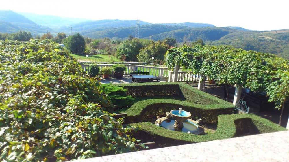 KMETIJA BAREDI NAD IZOLO, DOMAČA GOSTILNA,  JUGOVAC VALTER