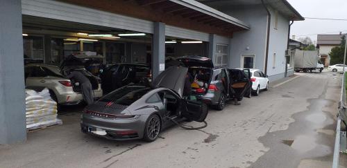 AVTOPRALNICA KOZAMA, LJUBLJANA