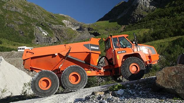Prodaja, servis in rezervni deli za bobcat in doosan