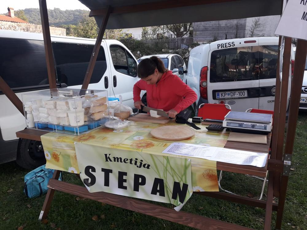 PROBIOTIČNE BAKTERIJE, PRODAJA SUROVEGA MLEKA IN MLEČNIH IZDELKOV, KMETIJA STEPAN, ČRNI KAL