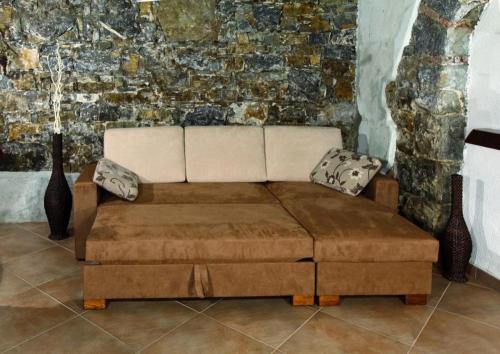 LEŽIŠČE IZ NARAVNEGA LATEKSA, VZMETNICE, SEDEŽNE GARNITURE, VZGLAVNIKI