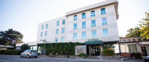 HOTEL TABOR, SEŽANA