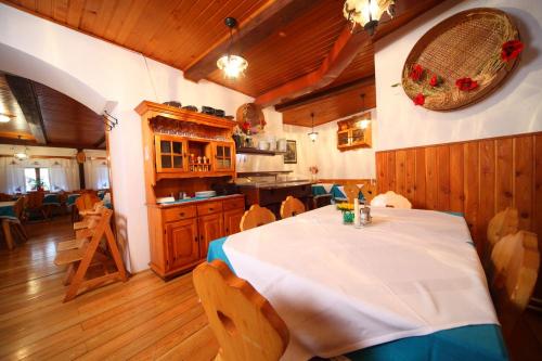 DOMAČE JEDI, RATEČE, PLANICA, DOBRA GOSTILNA - GOSTILNA ŠURC