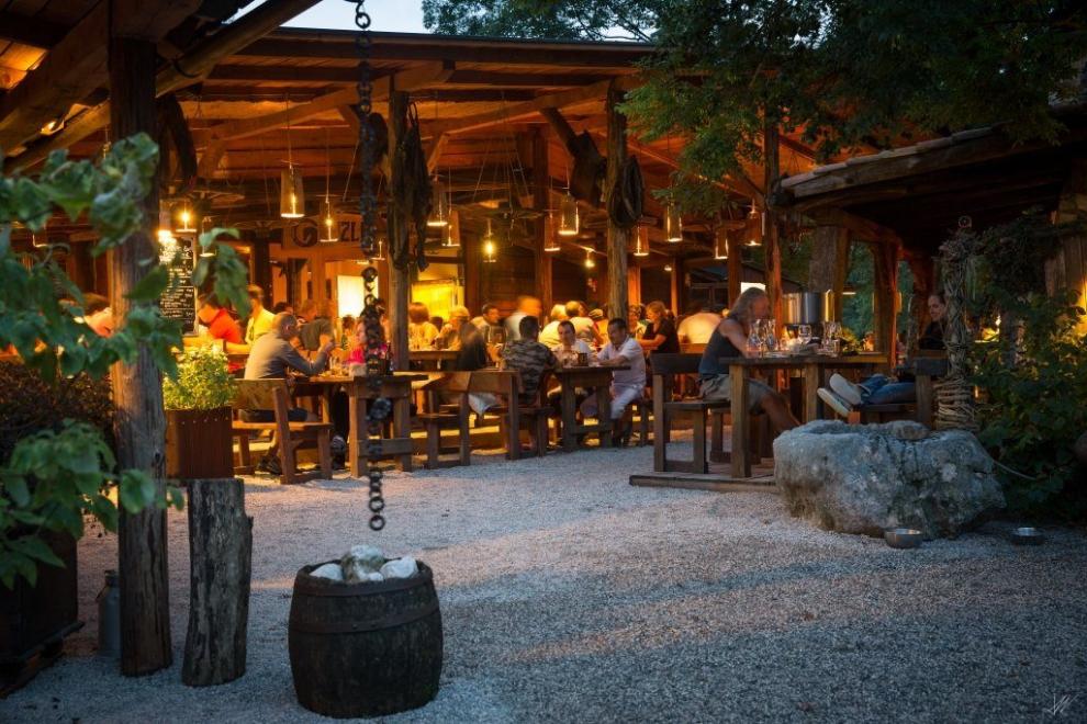 Prenočišča, apartma, restavracija in kamp lazar, kobarid