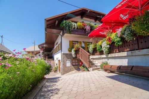 GOSTILNA PR'JUR, MEDVODE