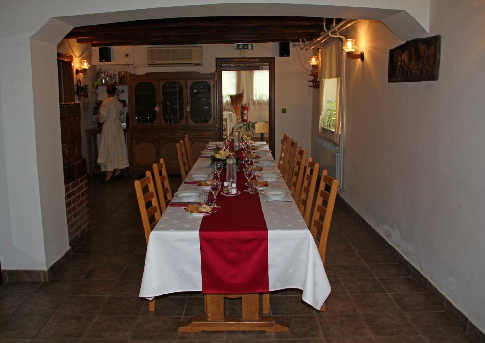 TURISTIČNA KMETIJA ČEMAS, VINICA 4