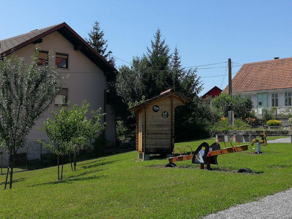 TURISTIČNA KMETIJA ČEMAS, APARTMAJI ZELENI JURIJ, VINICA 14