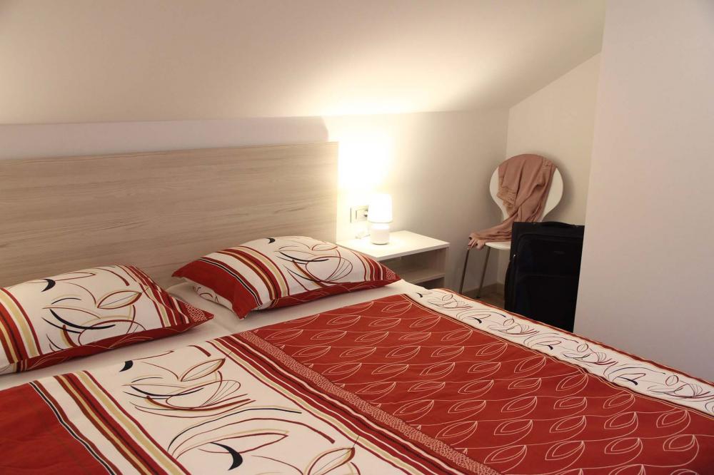 TURISTIČNA KMETIJA ČEMAS, APARTMAJI ZELENI JURIJ, VINICA 4