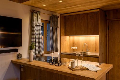 MIZARSTVO LJUBLJANA NOTRANJA OPREMA