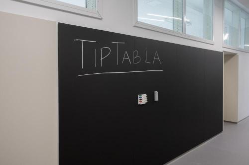 MAGNETNE TABLE, TABLE PIŠI BRIŠI, ŠOLSKE TABLE,BELE TABLE OPREMA ZA ŠOLE, PODJETJA IN DOM, MEDVODE