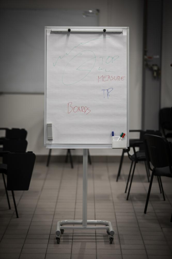 Magnetne table, table piši briši, šolske table,bele table oprema za šole, podjetja in dom, medvode