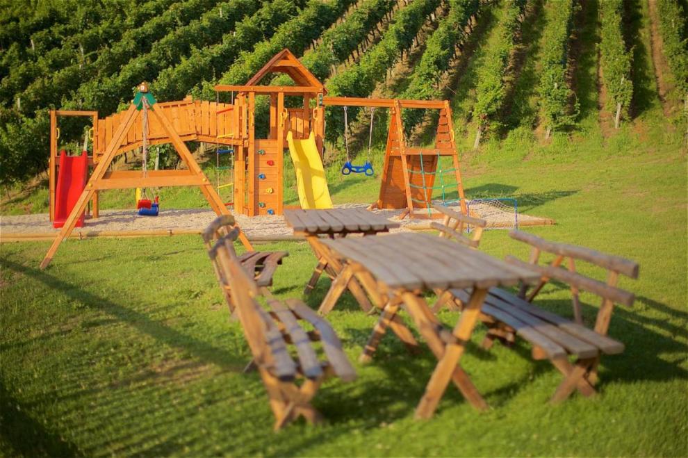 Apartmaji med vinogradi Lovrec