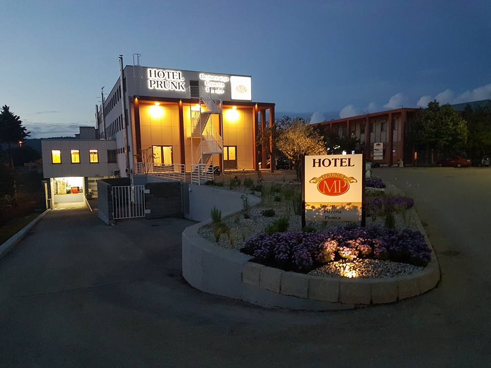 Hotel Prunk, Restavracija