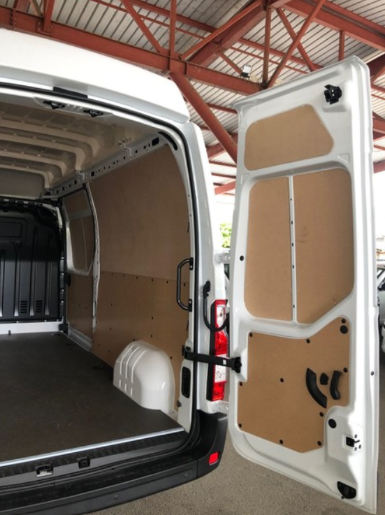 zaščita po meri tovornega prostora za kombije in dostavna vozila