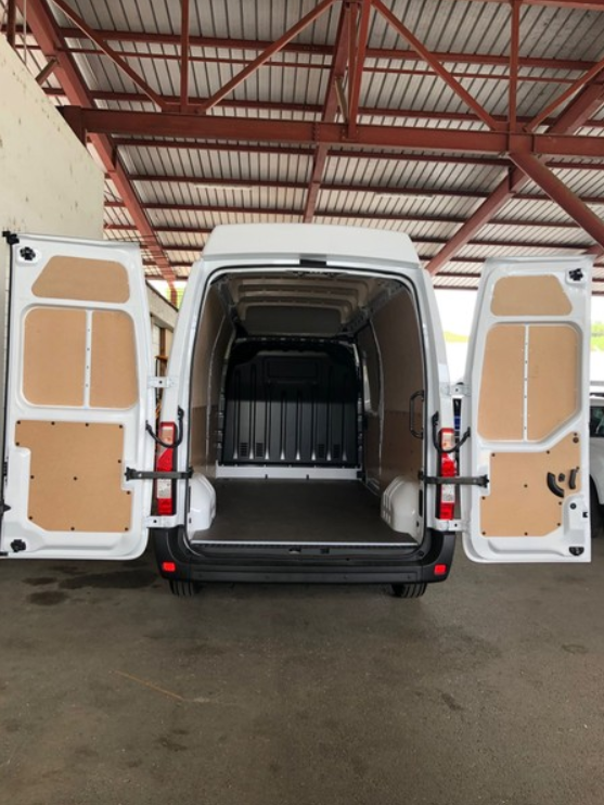 zaščita po meri tovornega prostora za kombije in dostavna vozila