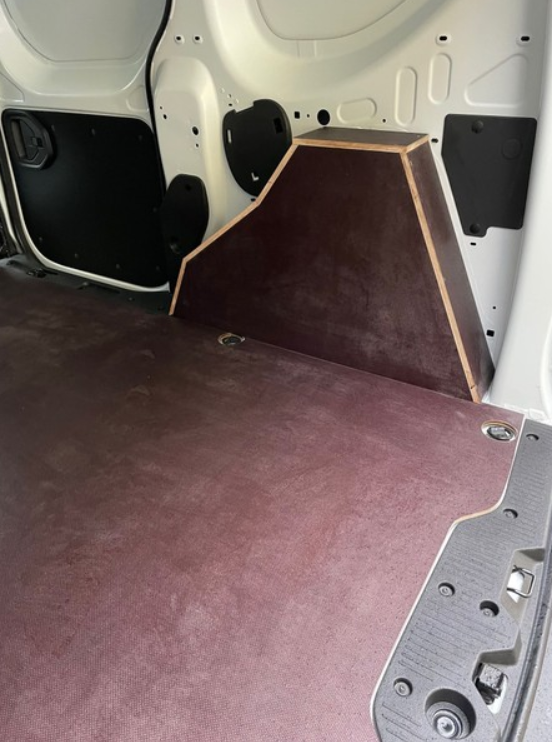 zaščita po meri tovornega prostora za kombije in dostavna vozila