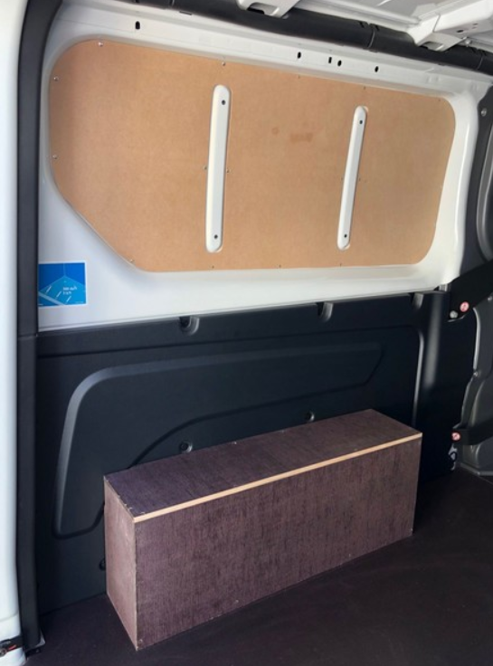 zaščita po meri tovornega prostora za kombije in dostavna vozila