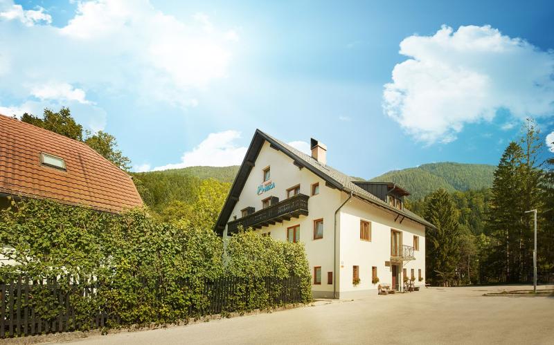 YOUTH HOSTEL NIKA, KRANJSKA GORA