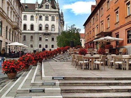 LJUBLJANSKI DVOR, GOSTILNA, PIZZERIA, LJUBLJANA