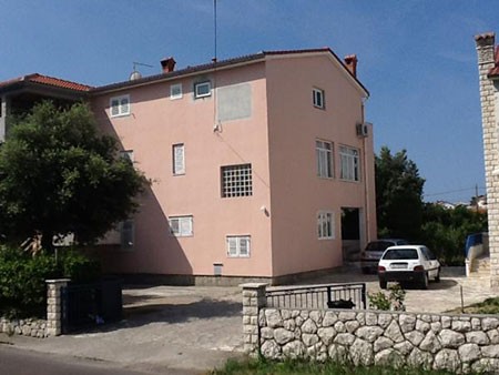 APARTMAJI KATICA, RAB