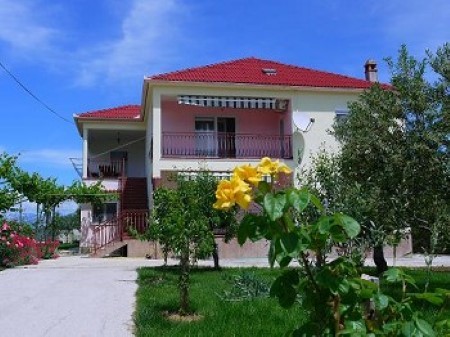 APARTMAJI JASNA, RAŽANAC