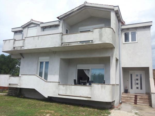 APARTMAJI MIA, BIBINJE