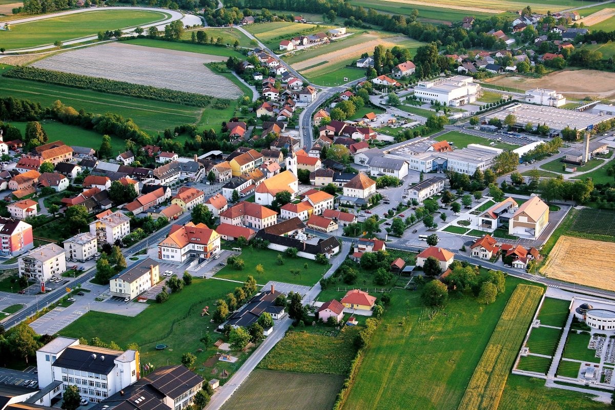 TURISTIČNA KMETIJA, NOČITVE, PROSTOR ZA PIKNIK, PRAZNOVANJE ZA ZAKLJUČENE SKUPINE, ŠENTJERNEJ